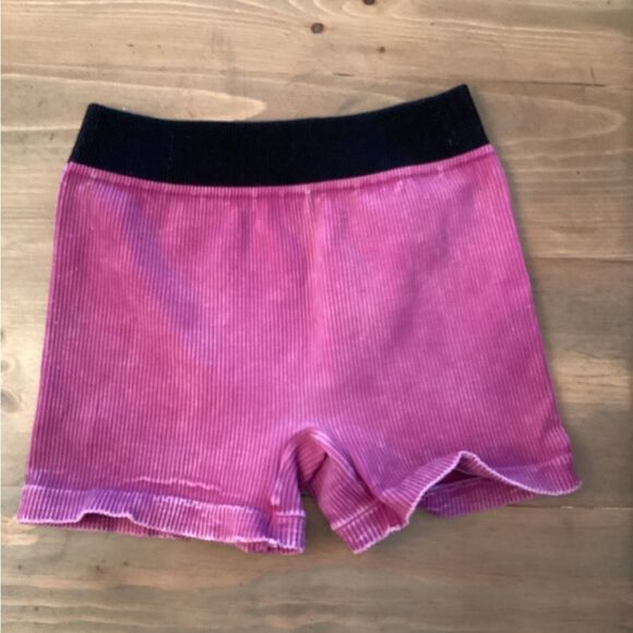 FREE PEOPLE MOVEMENT SIZE M/L DEEP MAGENTA PRAJNA RIBBED BIKER SHORT - Picture 2 of 4